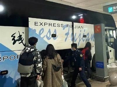 元翔空港快线开通多条临时专线 保障高校学子顺利返校