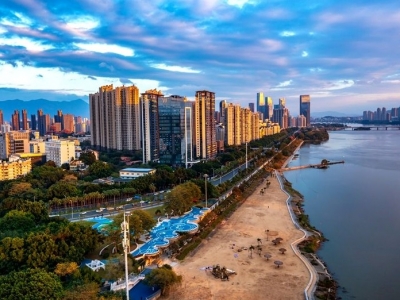 市管干部學習貫徹黨的十九屆六中全會精神專題研討班結業 吳賢德作總結講話