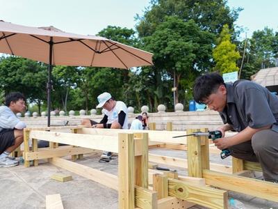 海峡两岸大学生实体建构大赛在榕举行：背着木头来参赛