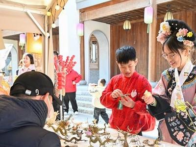 闽越水镇好戏连台 东方美学绽放异彩