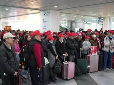 福州迎来全省首趟返岗包机