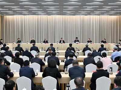 省委深入贯彻中央八项规定精神学习教育读书班在榕举行