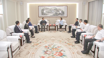 郭宁宁吴贤德与中国轻工业联合会会长张崇和座谈交流