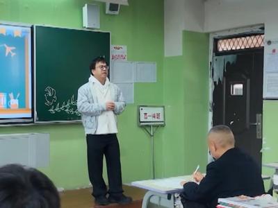 贵州籍编剧饶俊：五块钱改写命运剧本