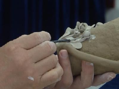 把陶瓷艺术搬进候车室