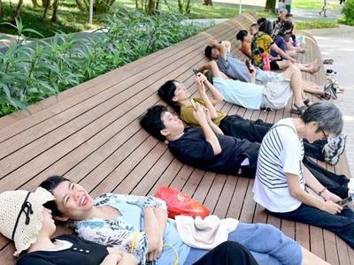 福州公园将迎“躺平”升级 首批11张“躺平椅”年内亮相