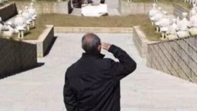 浙江东阳110岁抗战老兵每年烧纸纪念战友  “你们的名字我替人间记着”