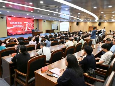政协委员分享与政协共同成长故事