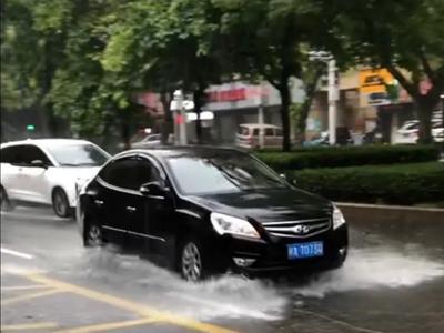 刚刚！福州发布红色暴雨预警！今天的大雨将下到……