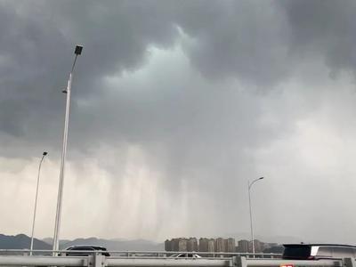 警惕！今夜起天气将有大反转！暴雨核弹即将引爆