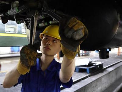 央广网关注：“泡泡行动”里 铁路人的坚守担当