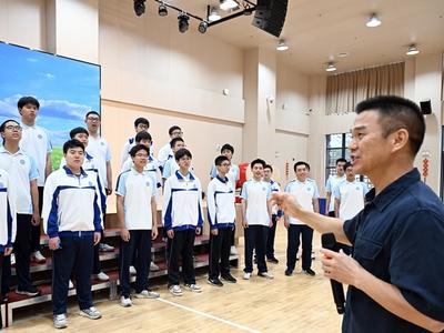 时隔十年 中美青少年将再次共同唱响《在希望的田野上》