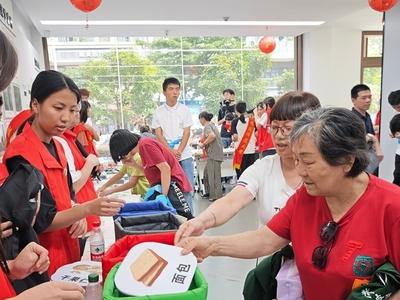 福州巾帼争先 共推垃圾分类低碳新时尚