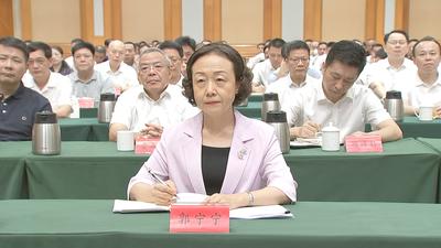 市委理论学习中心组举行学习会
