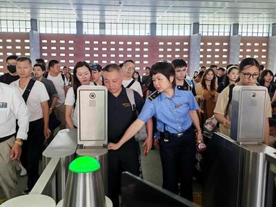台风“杨柳”过境福建 14日南铁加开18趟中短途旅客列车