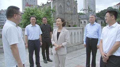郭宁宁调研宗教工作