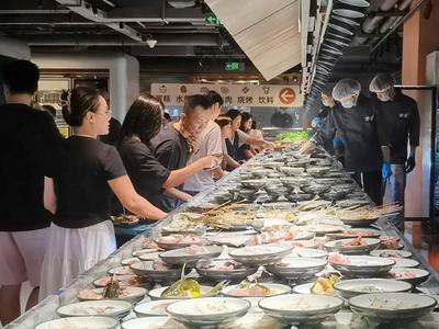 福州海鲜集市火锅“火”遍全国