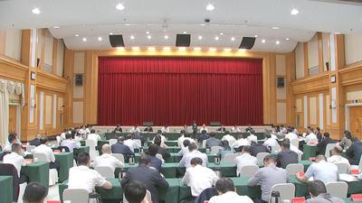 市委理论学习中心组学习会举行 深入学习贯彻党的二十届四中全会精神 努力在中国式现代化建设中奋勇争先多作贡献 郭宁宁主持并讲话