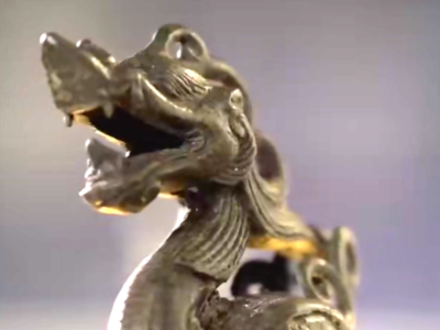 这尊北方坐龙，泛着八百余年的青铜幽光