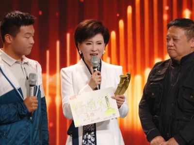 第3届中国播音主持金声奖金句盘点：尽管窦爱莉常忙到电话只讲十秒，但爱从来无需多言