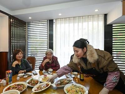 来啦，我的“十五五”｜一缕烟火气，见证“城市中轴线”脉动