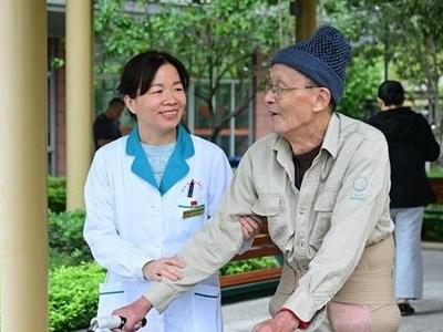 市人大代表聚焦养老话题 开拓银发群体“情绪文旅”经济赛道