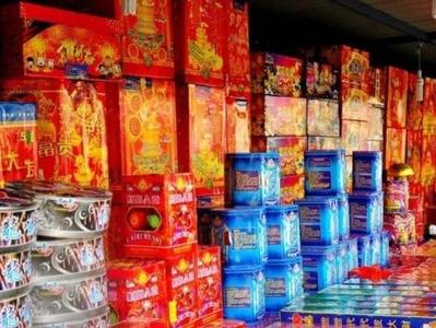 市交通执法支队加强危货运输领域执法监管 擅自运载34箱烟花爆竹普货车被查处