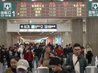福州火车站迎出发返程客流“双高峰” 增开65对列车