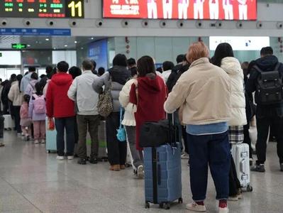春运第一天 福州火车站预计发送旅8.5万人次