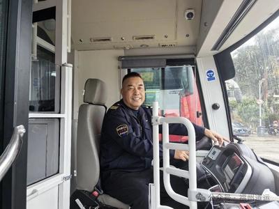 公交司机吴卫国：方向盘前的除夕