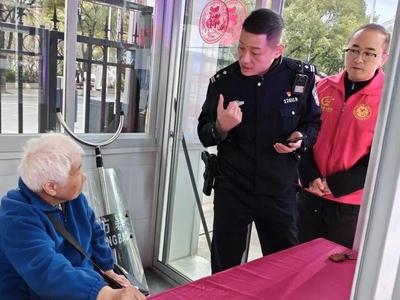 点滴善举“接二连三” 福州公交驾驶员传递城市文明