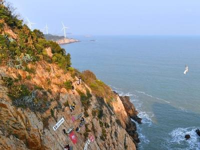 连江：崖壁之上品咖啡 新奇体验引客来