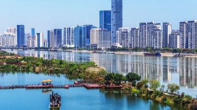 因地制宜 奋勇争先 加快打造先进制造业强市——访全国人大代表、福州市市长吴贤德