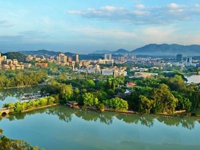 牢记嘱托担使命 奋勇争先向未来