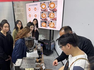 在榕台湾师生开展文化联谊活动：品咖香 叙情谊 话创业