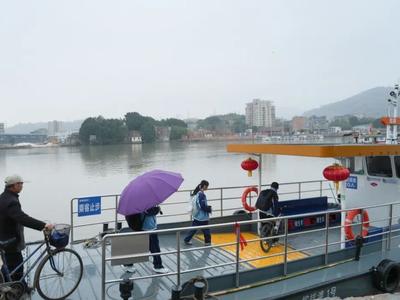 央媒点赞福州：开学第一天，这群学生坐上新渡船