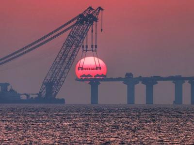 闵仲平丨山海潮涌又一春 奋勇争先启新程