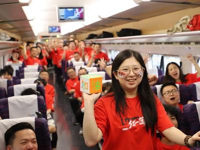 “闽超”催热“跨城观赛+文旅消费”模式 福建首次开行球迷专列