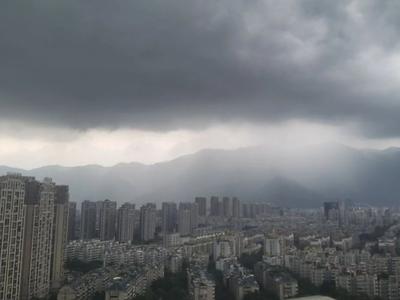 福州近期强对流天气频发！暴雨雷电+沿海大风来袭