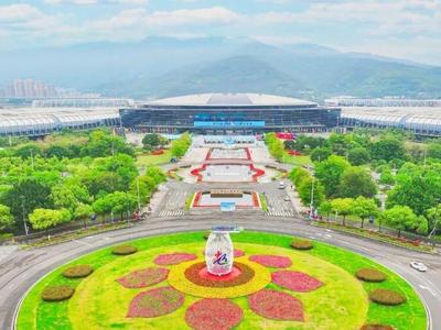 免费观看！第九届数字峰会机器人舞团全城巡演！