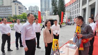 郭宁宁吴贤德参加“中国梦 劳动美”2026年福州市职工庆“五一”主题日活动，寄语广大劳动群众  大力弘扬劳模精神劳动精神工匠精神 努力在中国式现代化建设中贡献更大力量