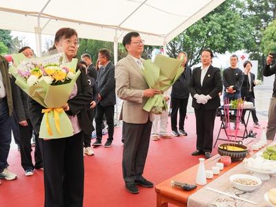 吴石、何遂将军后人在榕举行清明家祭