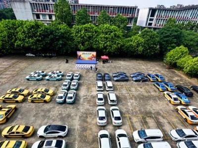 高考考生可免费搭乘福州200余辆华榕出租车