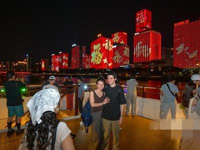 中美青少年夜游闽江
