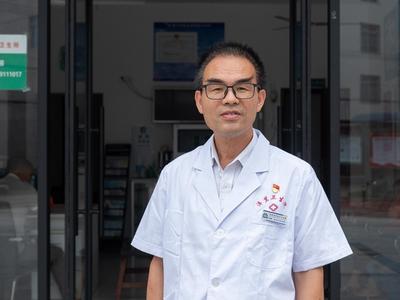 黄昌榕：一人守护千余名村民健康