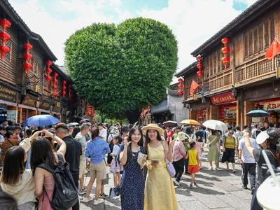 央媒看福建丨经济日报整版深度报道：文脉与潮流双向奔赴