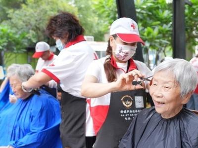福州红十字飞飞鱼志愿服务队两年多义剪750多场