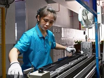 车间数字化改造 布局新能源赛道 东南汽车城老牌汽配企业向“新”而行