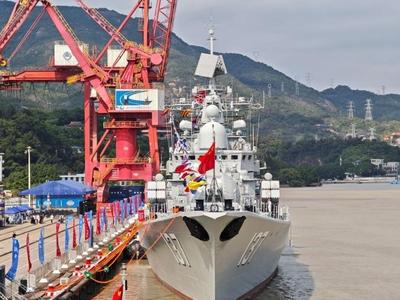 圆满完成“战舰回家乡”城舰共建活动 福州舰启航归建