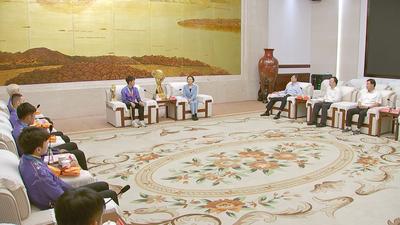 郭宁宁吴贤德与2026年福建省城市足球联赛福州队运动员教练员座谈交流